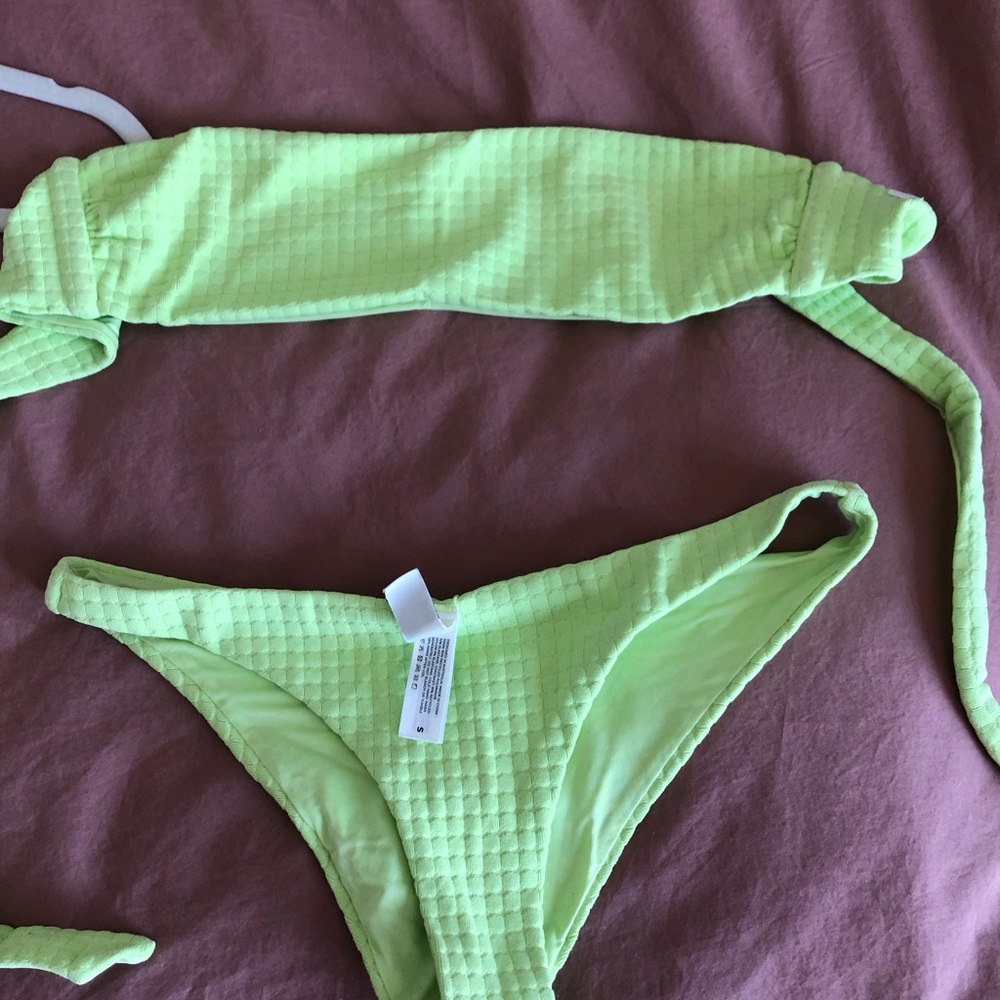 Bondeye two piece lime green. Top medium bottom small
